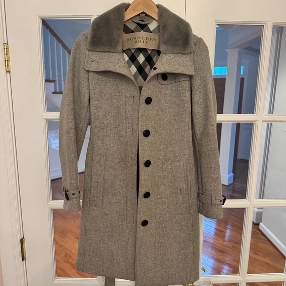 Authentic Burberry Wool Coat with Fur Collar Gray Size 4 - Picture 2 of 8